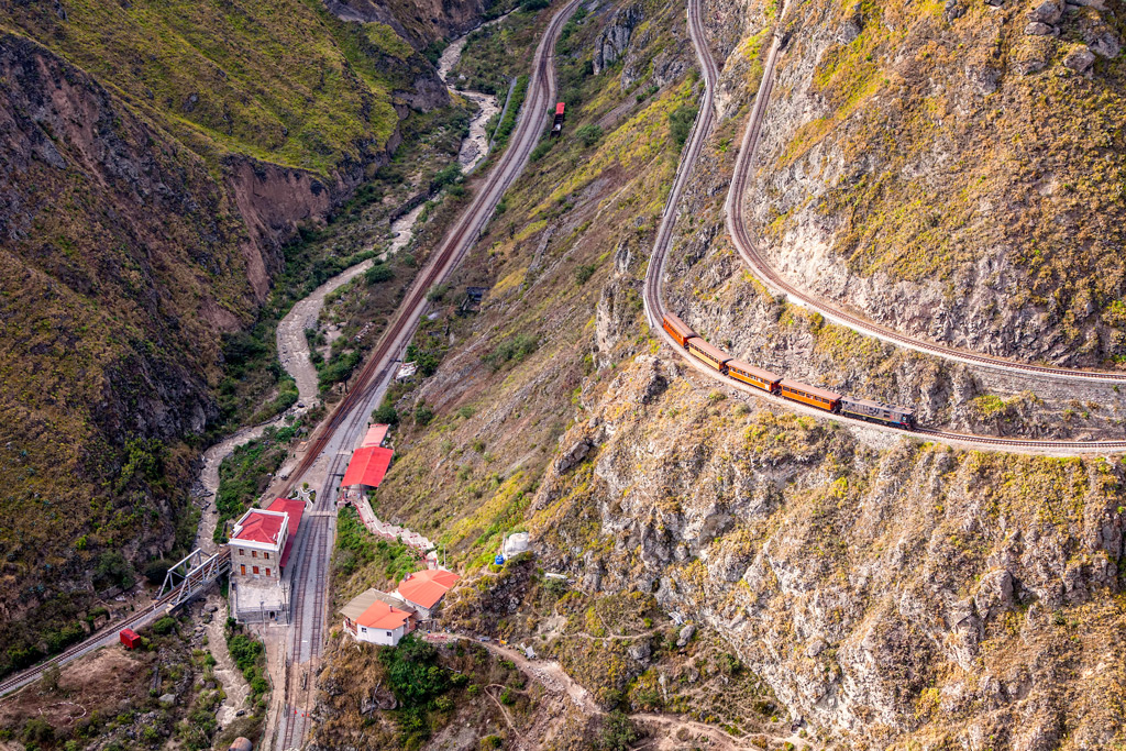 Фото: Поезд Devil’s nose