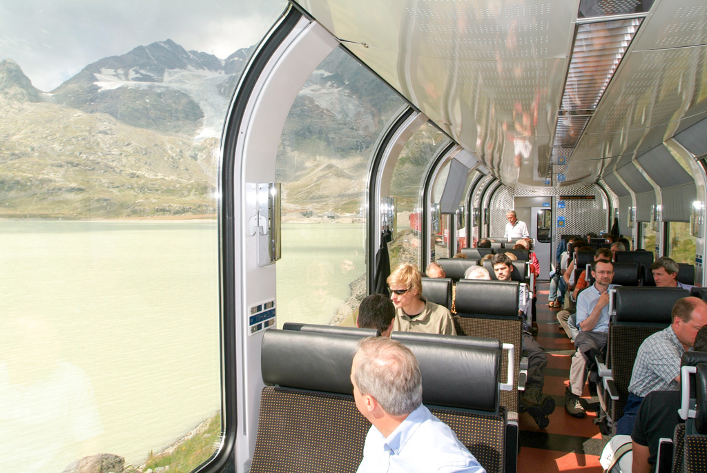 Фото: Поезд Bernina Express, Швейцария