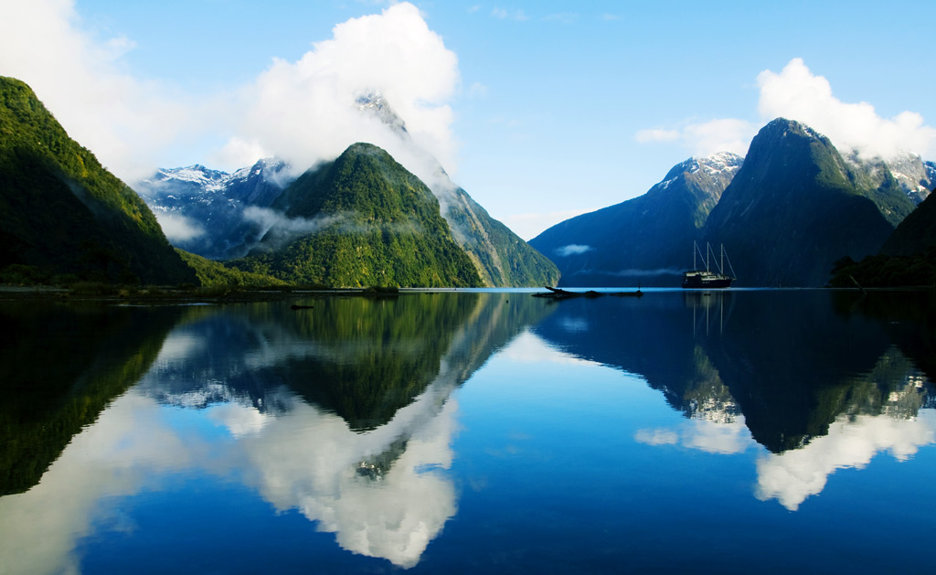 milford-sound-fiordland.jpg