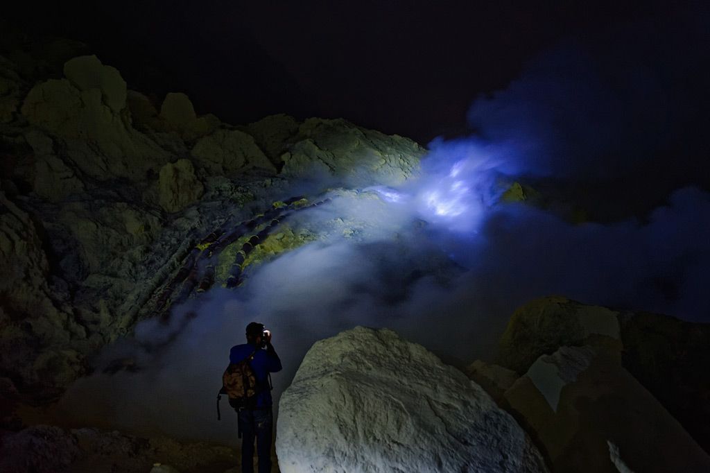 Фото: Ночные прогулки у вулкана Иджен