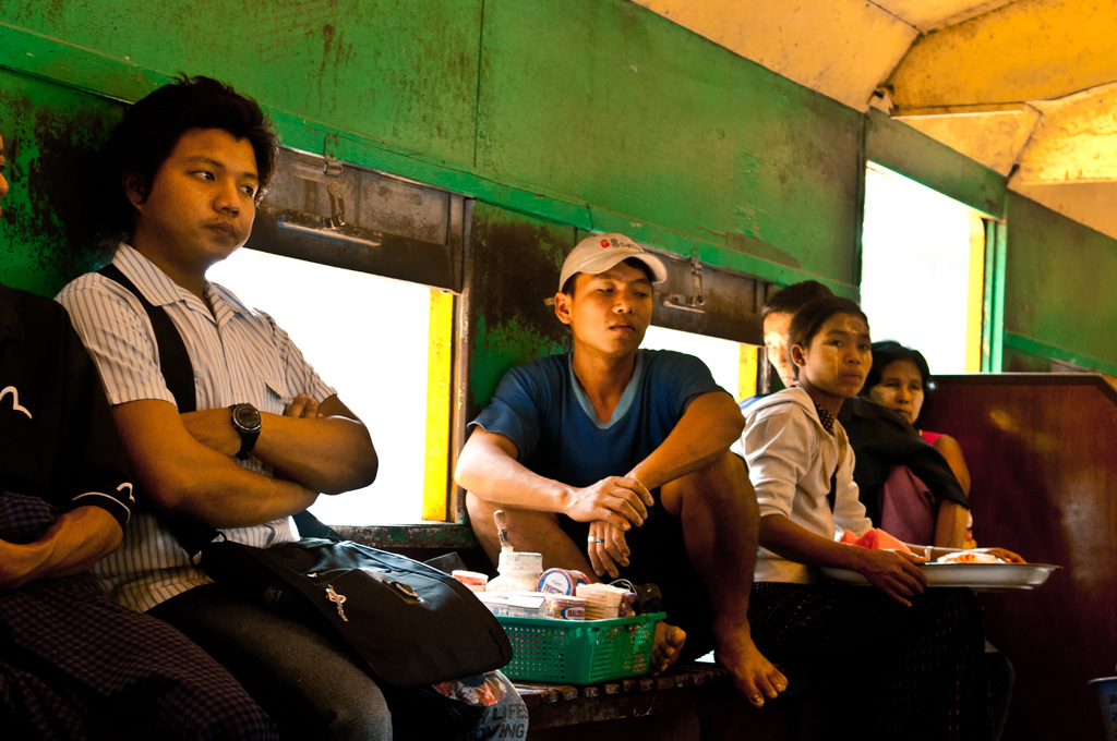 Фото: Пассажиры на борту поезда
