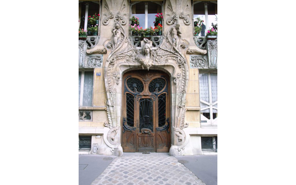 Фото: Входная дверь, 1901 год, Авеню Рапп, 29, Париж, работа Жюля Лавиро