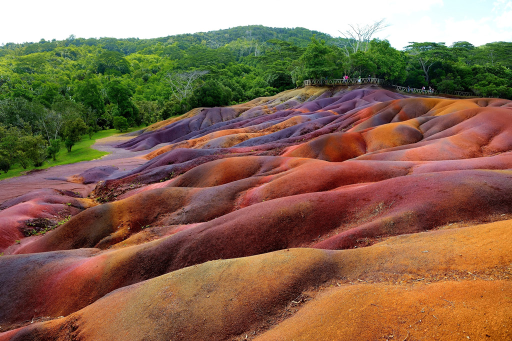 Фото: Разноцветные пески Шамарель