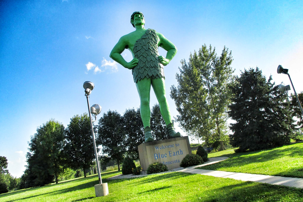 Фото: Статуя Весёлого Зелёного Гиганта