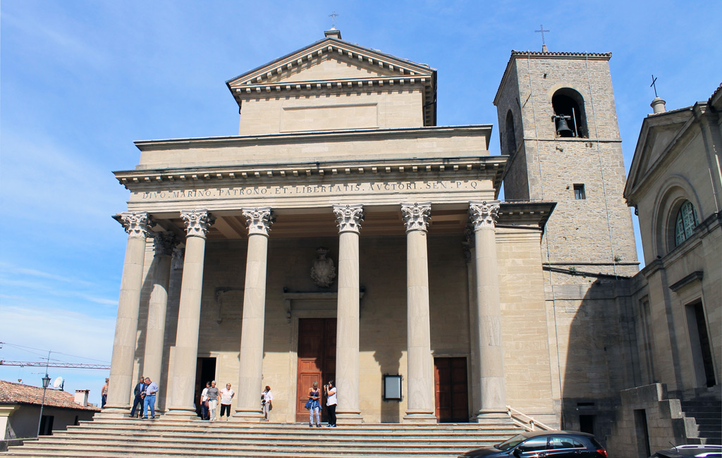 Фото: Главный храм страны – базилика Сан-Марино