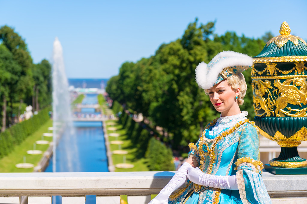 actress in ancient costume