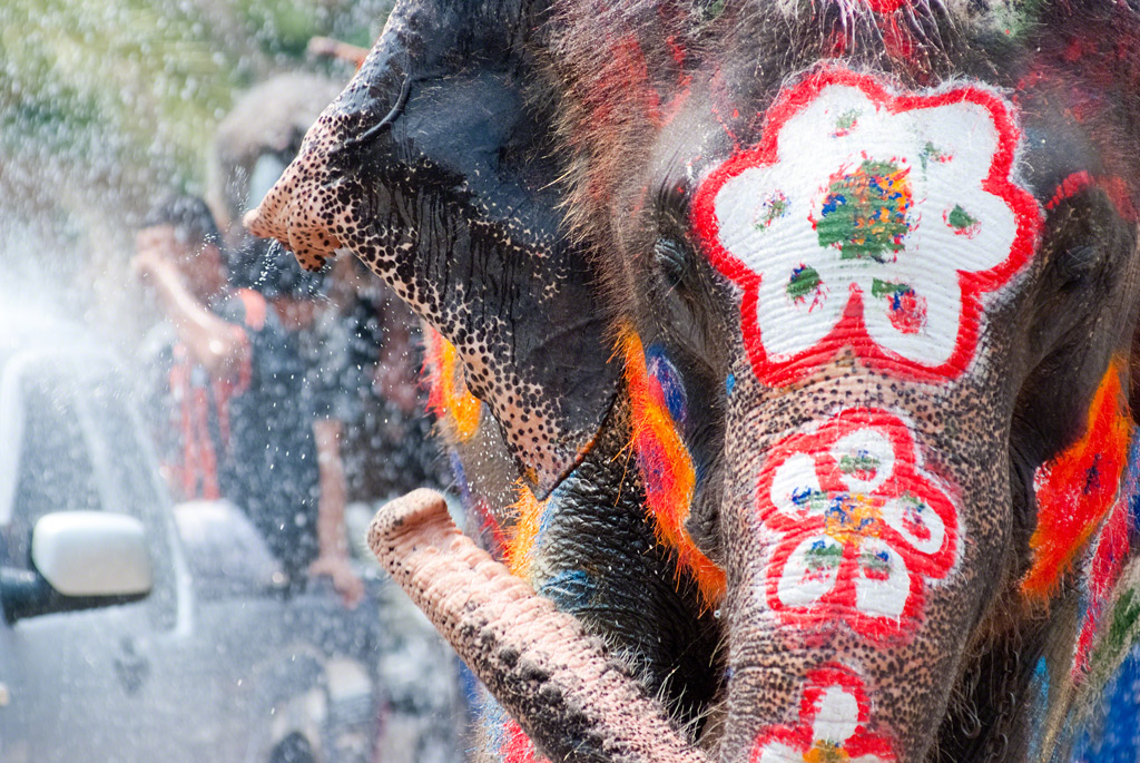 songkran-festival-on-apr-in-ayutthaya-thailand