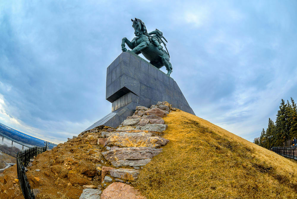 Фото: Памятник Салавату Юлаеву
