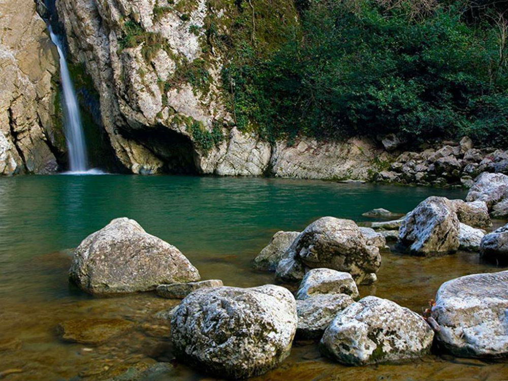 Фото: Агурские водопады