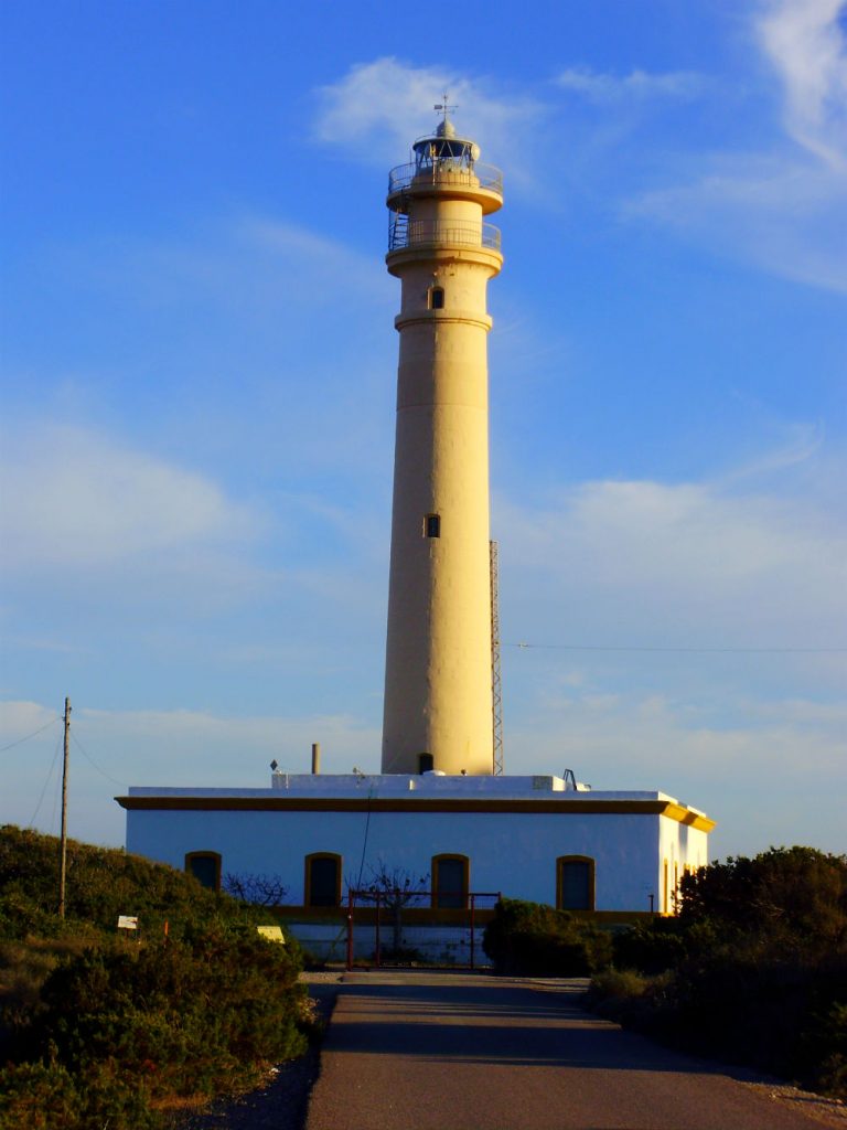 Фото: Маяк Faro de Punta Sabinal