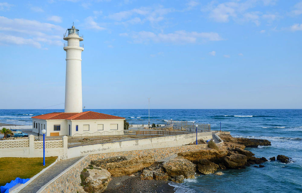 Фото: Маяк Faro de Torrox