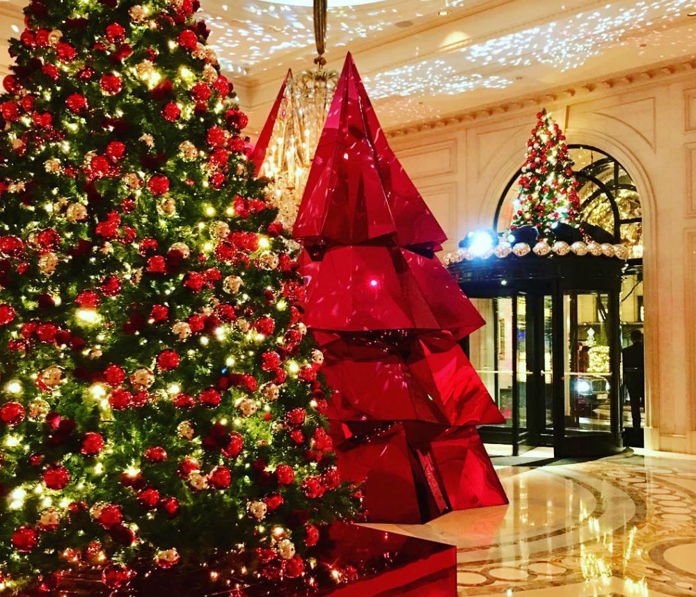 Фото: Рождественское оформление в Four Seasons Paris