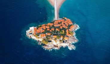 Пора на пляж: четыре лучших курорта Черногории