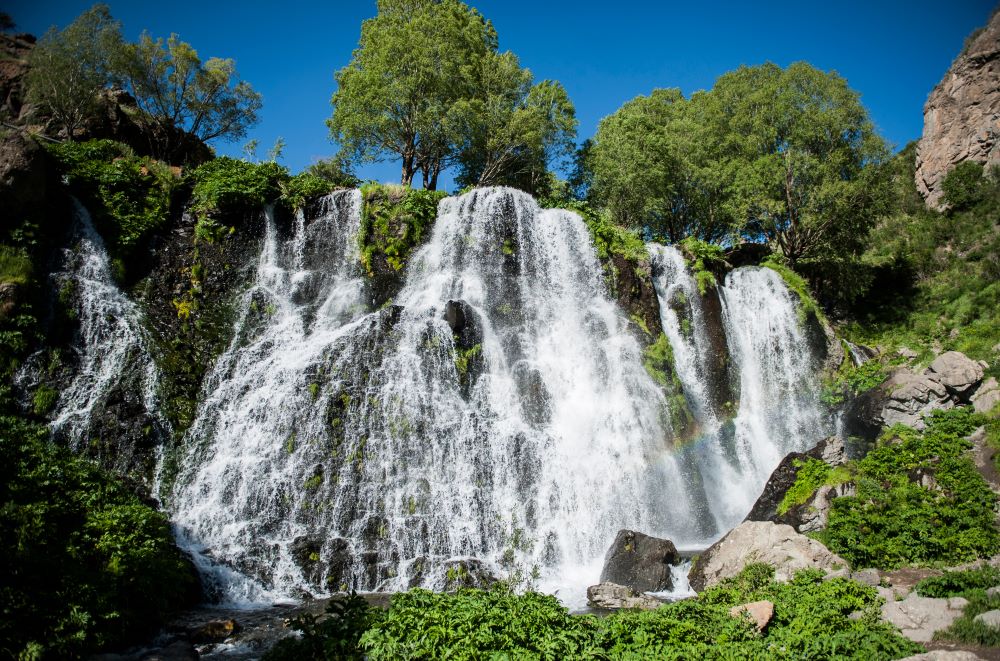 La ruta por las cascadas más bonitas de Armenia