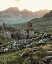 Утёсы, пони и замки: что посмотреть во время путешествия по Ирландии