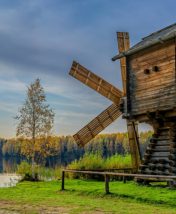 Как побывать в локациях из популярных российских фильмов и сериалов