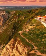 Гид по солнечной Португалии: где дегустировать, сёрфить и наслаждаться жизнью