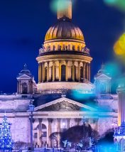 Чем заняться в Санкт-Петербурге на Новый год и каникулы: театры, бани и катки